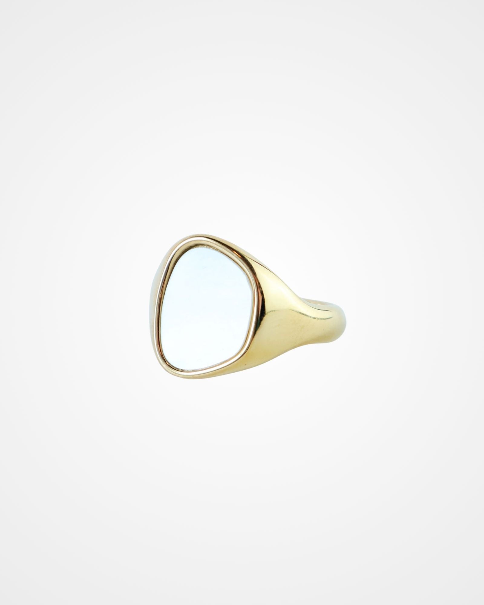 Nacar chunky ring