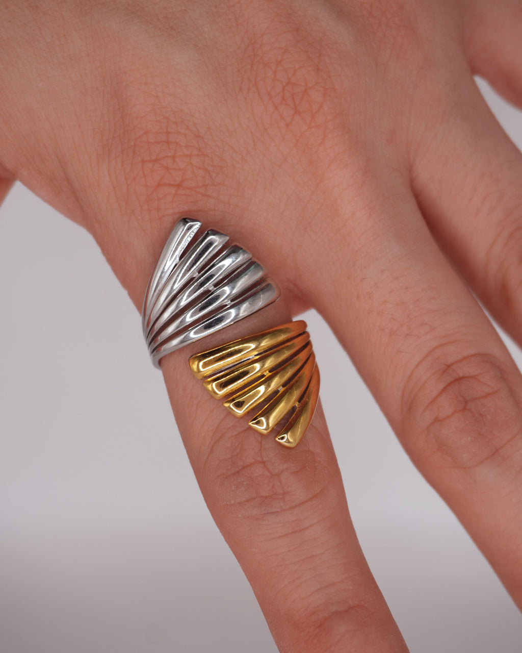 Claude Ring