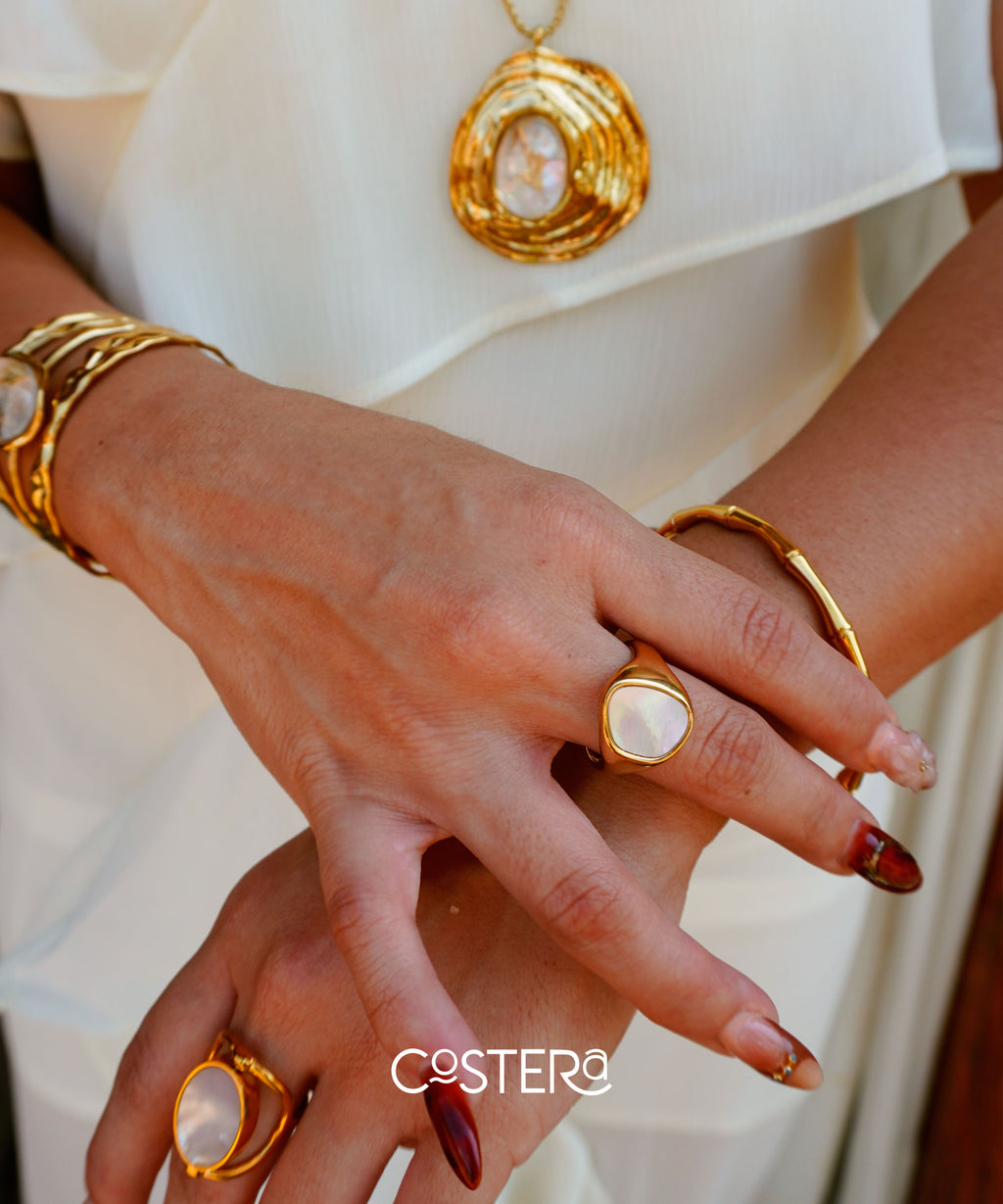 Nacar chunky ring